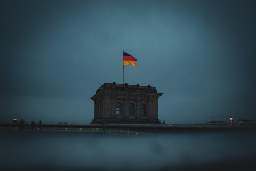 foto de bandera de Alemania (nocturna)