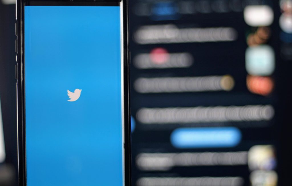 ¿Es razonable que Servicios Públicos usen Twitter?